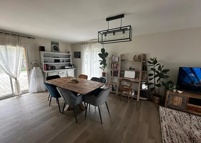Aux Oiseaux Holiday home
